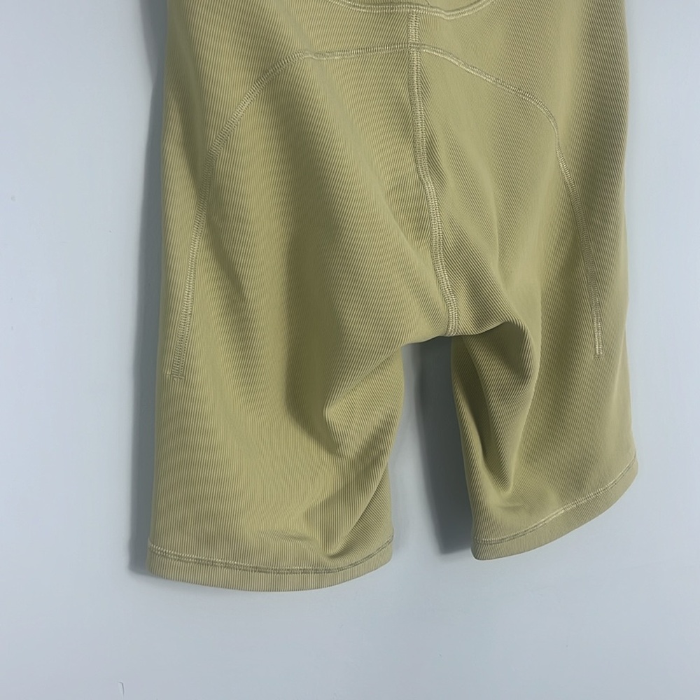 Lululemon Ribbed Contoured High Rise Short 8” - Picture 10 of 12